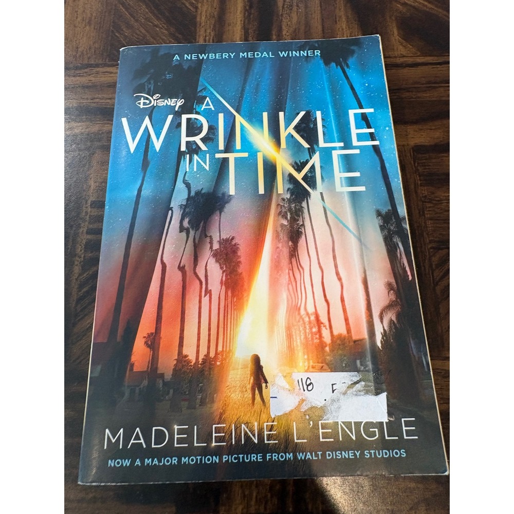 A Wrinkle in Time Madeleine L'Engle Disney Movie Tie-In Paperback